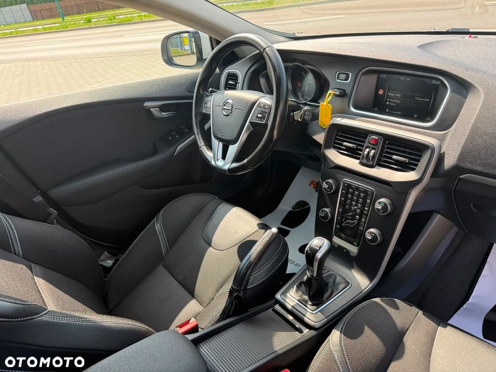Volvo V40 D2 Momentum - 7