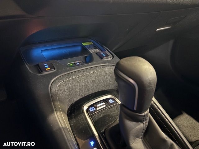 Toyota Corolla 1.8 HSD Business - 16