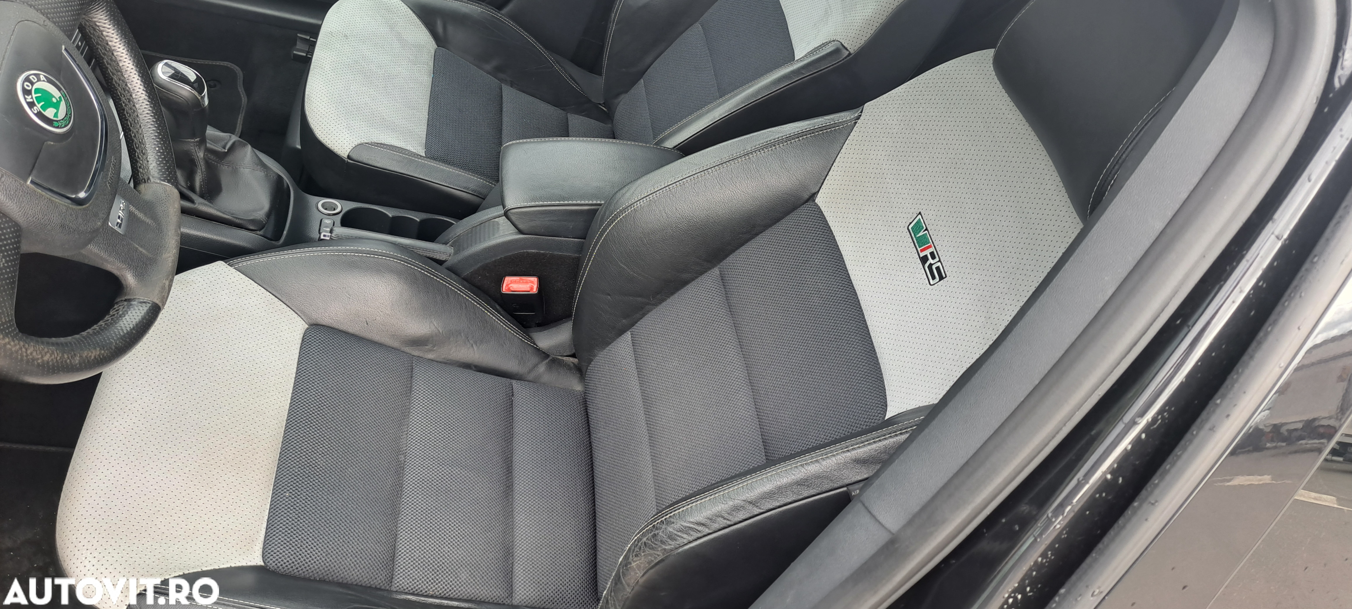 Skoda Octavia Combi 2.0 TDI RS - 4