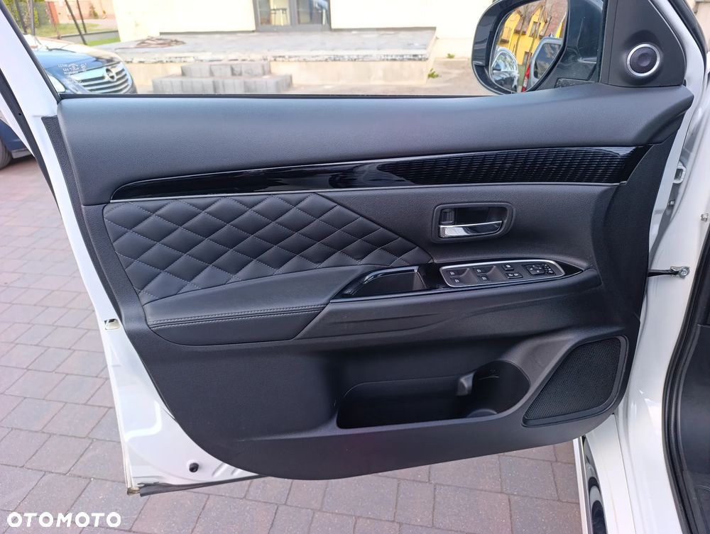 Mitsubishi Outlander 2.4 4WD Diamant+ - 20