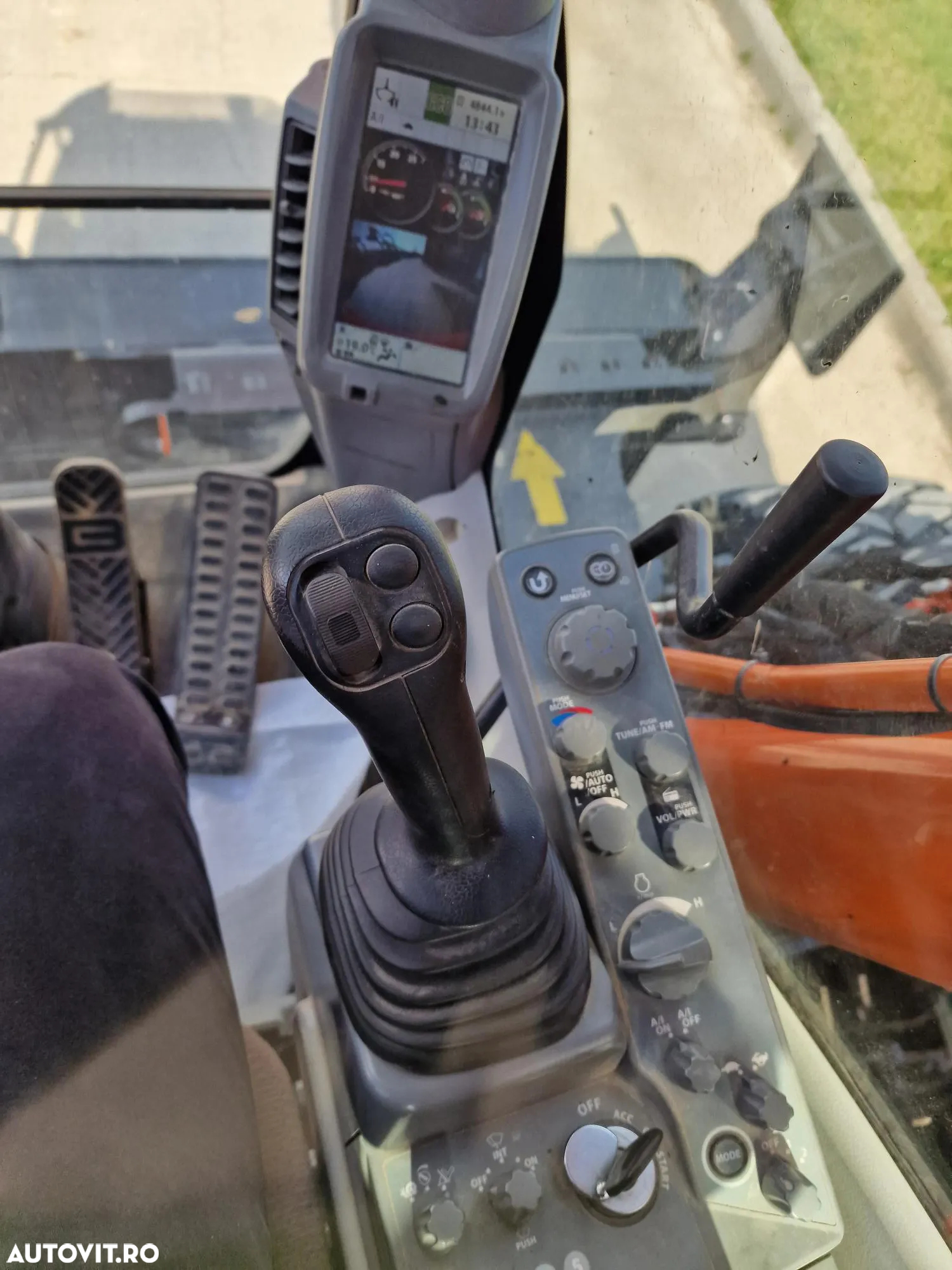 Hitachi ZX220W-6, 22tone, 2019, 4.844h, Cupa NOUA 1,3mc, LAMA si CALE, 3 BRATE excavare, Inst picon, a doua inst hidr, Gresare automata, posibilitate leassing 4 ani, CA NOU, PROMOTIE 109.900 EUR+Tva - 5