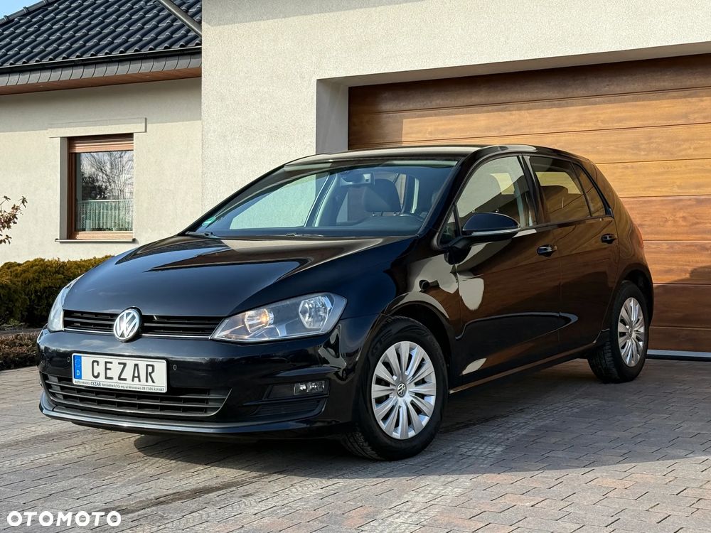 Volkswagen Golf - 1