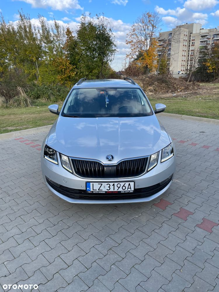 Skoda Octavia 2.0 TDI SCR 4x4 Ambition DSG - 3
