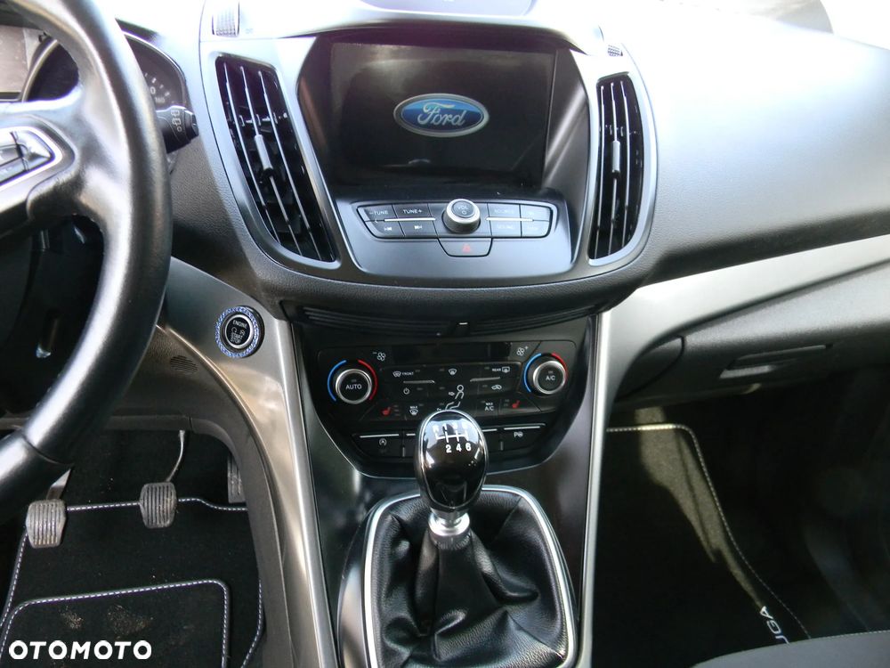 Ford Kuga 1.5 EcoBoost 2x4 Business Edition - 14