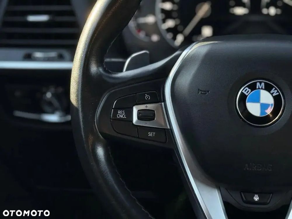 BMW X3 xDrive30i Luxury Line - 28