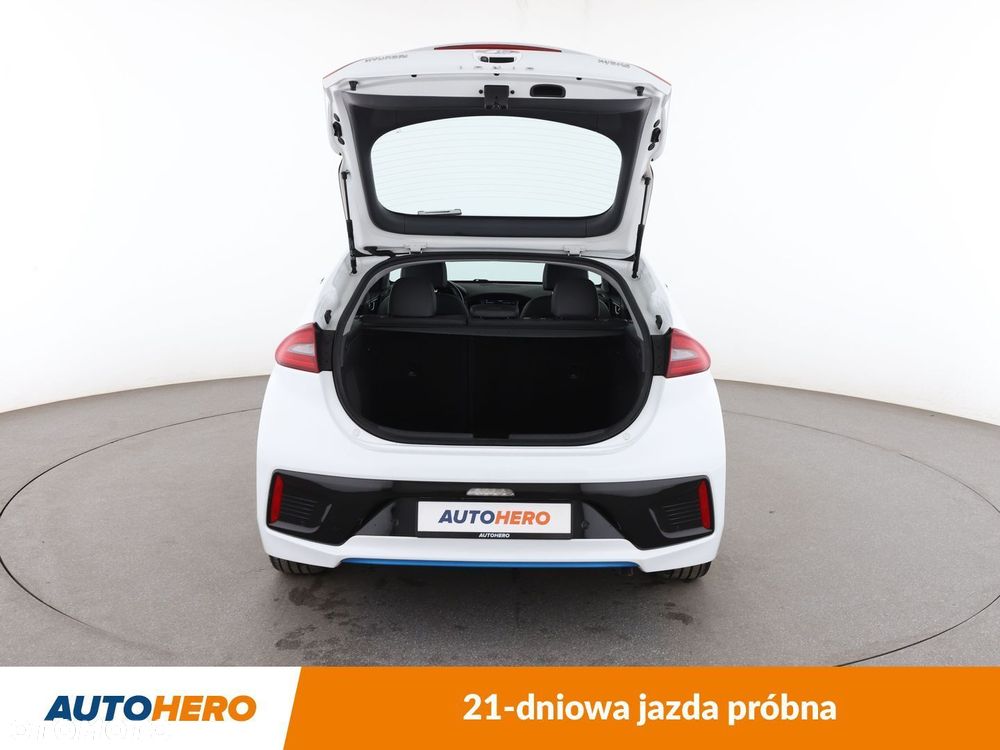 Hyundai IONIQ - 17