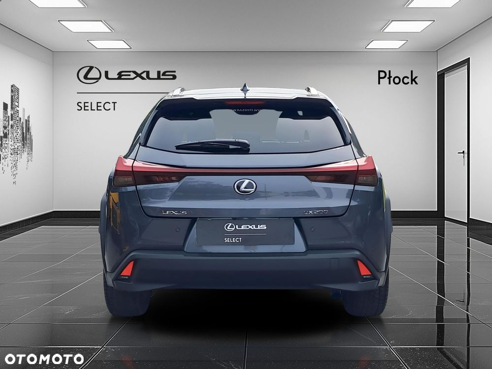 Lexus UX - 4