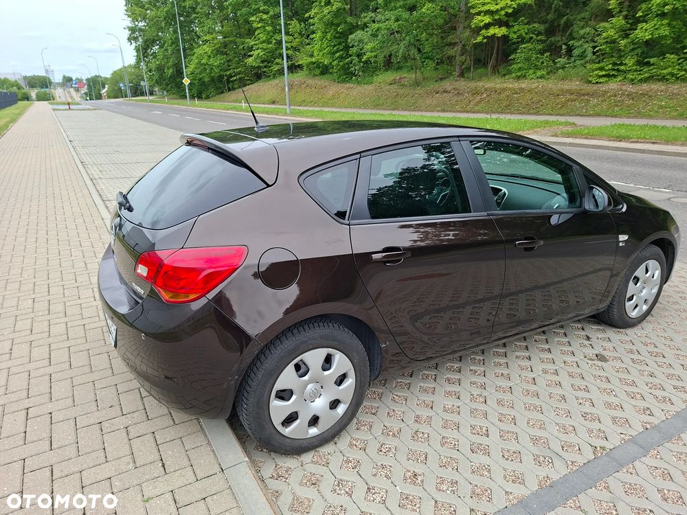 Opel Astra 1.4 Turbo 150 Jahre - 3