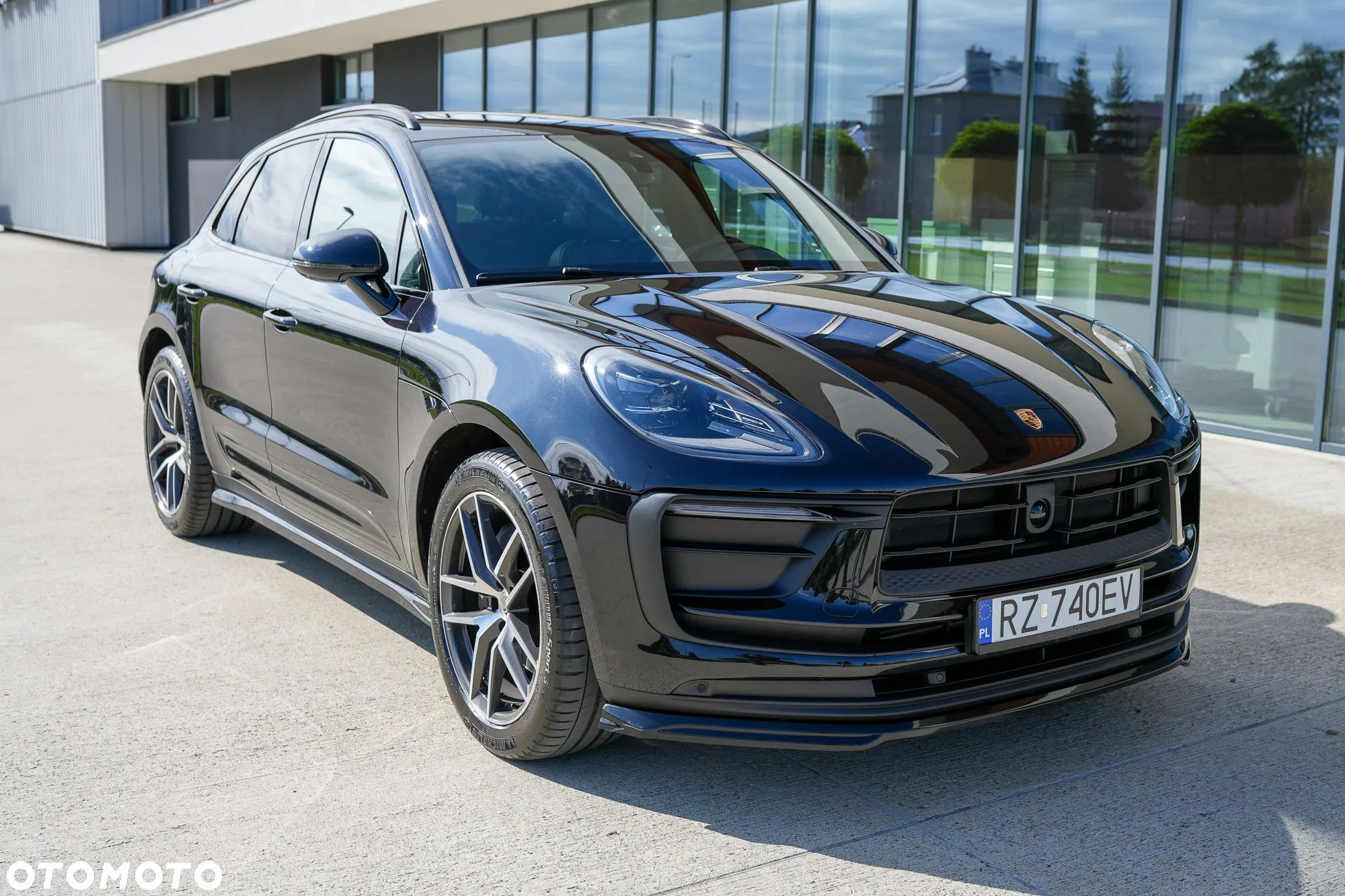 Porsche Macan Standard - 1