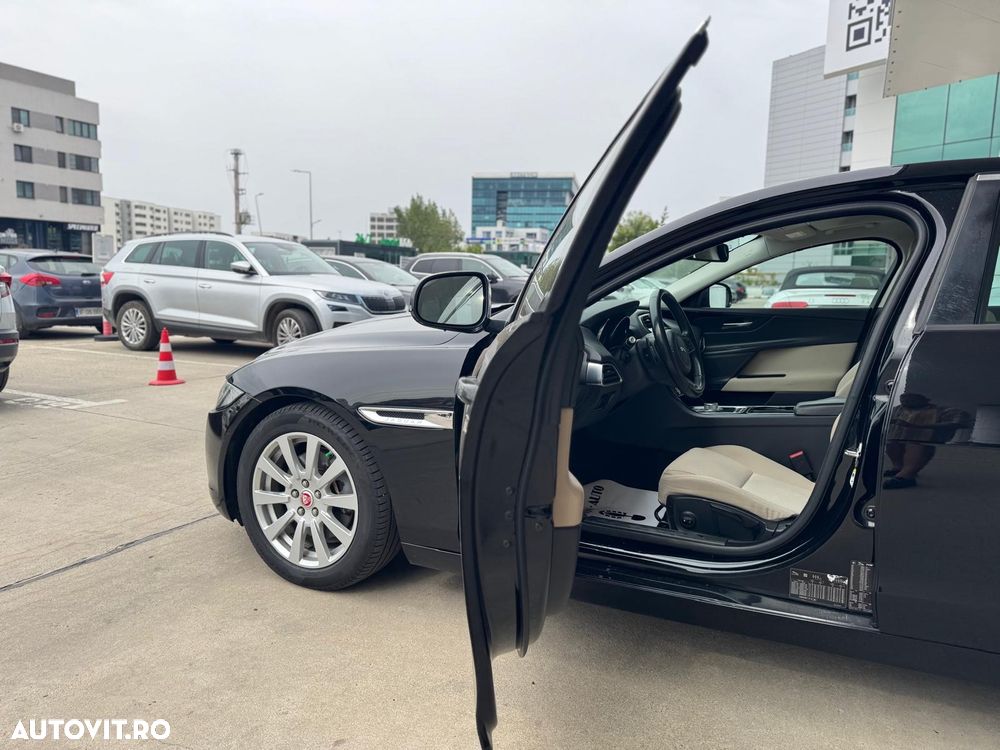 Jaguar XE 20d Aut. Portfolio - 22