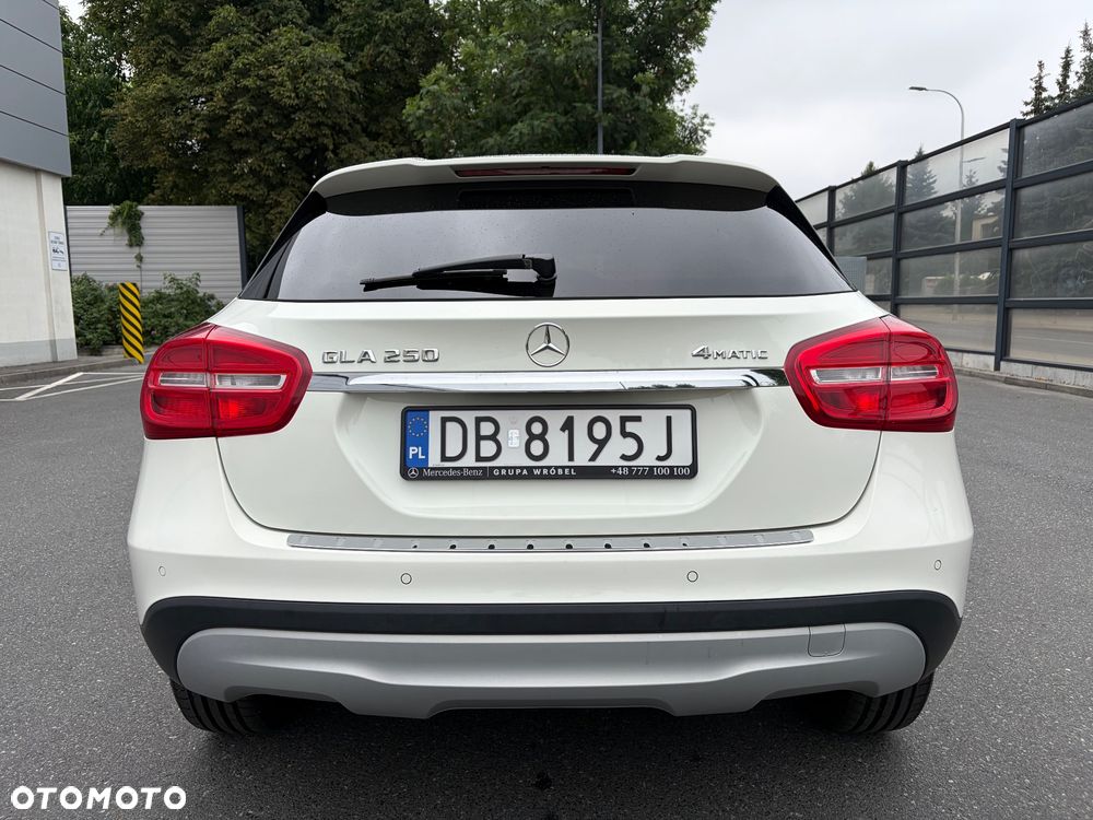 Mercedes-Benz GLA 250 4-Matic - 9