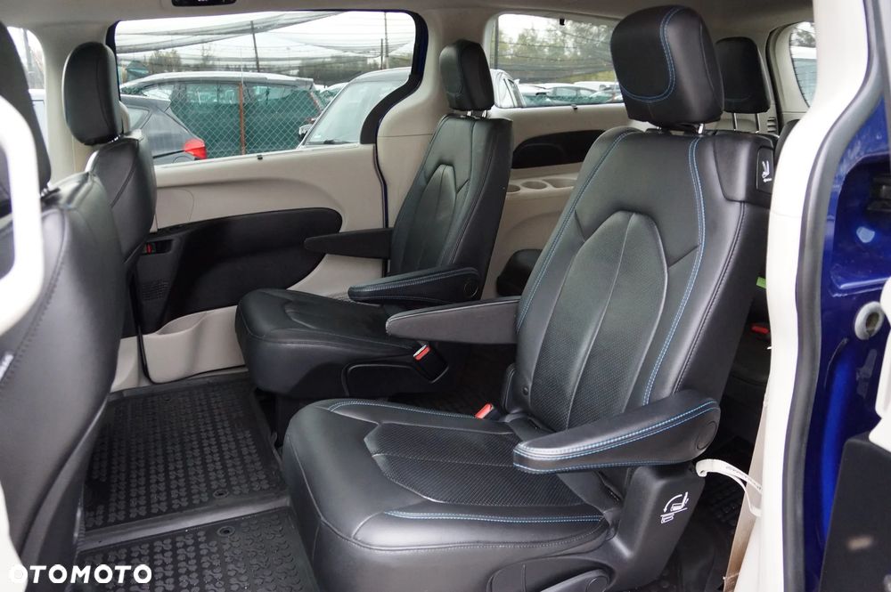 Chrysler Pacifica - 28