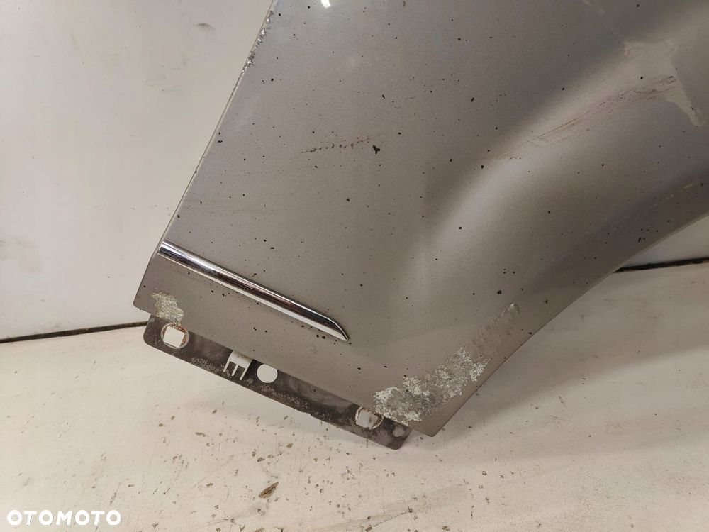 mercedes w204 07-15 bŁotnik prawy przÓd przedni lak:c723 - 2