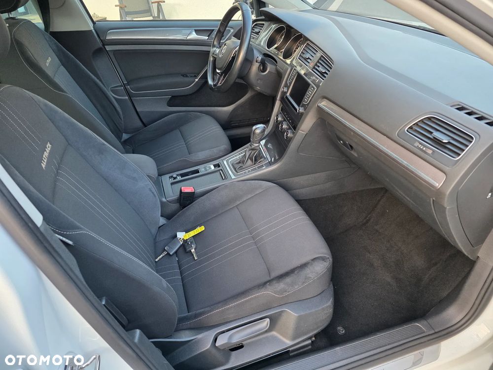 Volkswagen Golf - 18