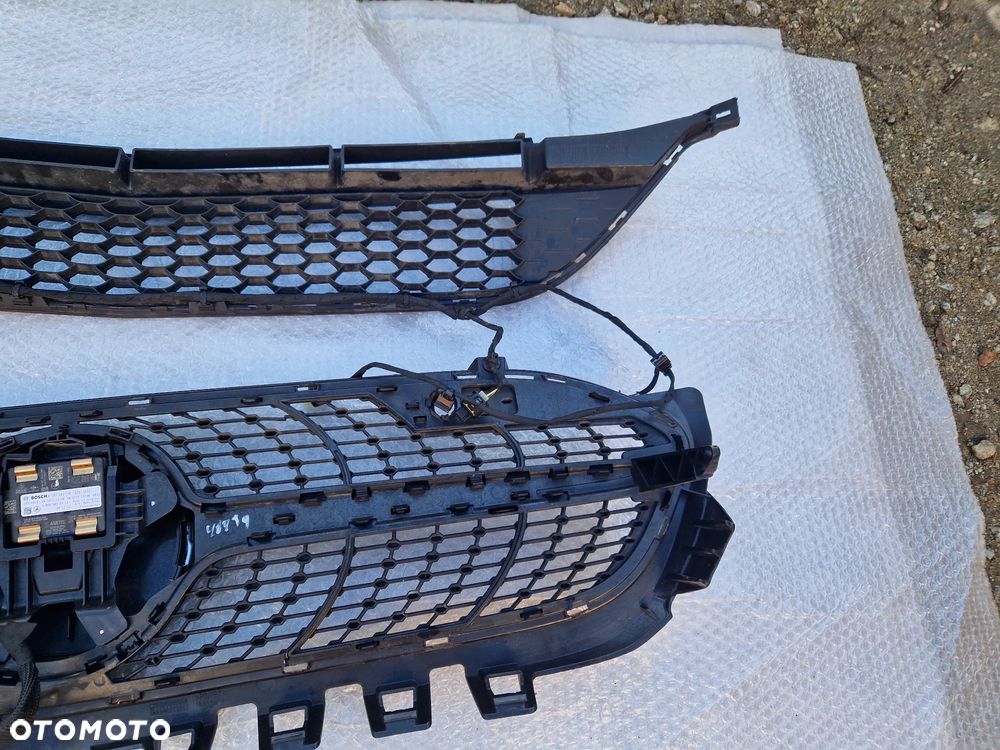 Mercedes A-Klasa W177 atrapa chłodnicy kratka instalacja radar komplet A1778880200 A1778859100 A0009058913 - 17