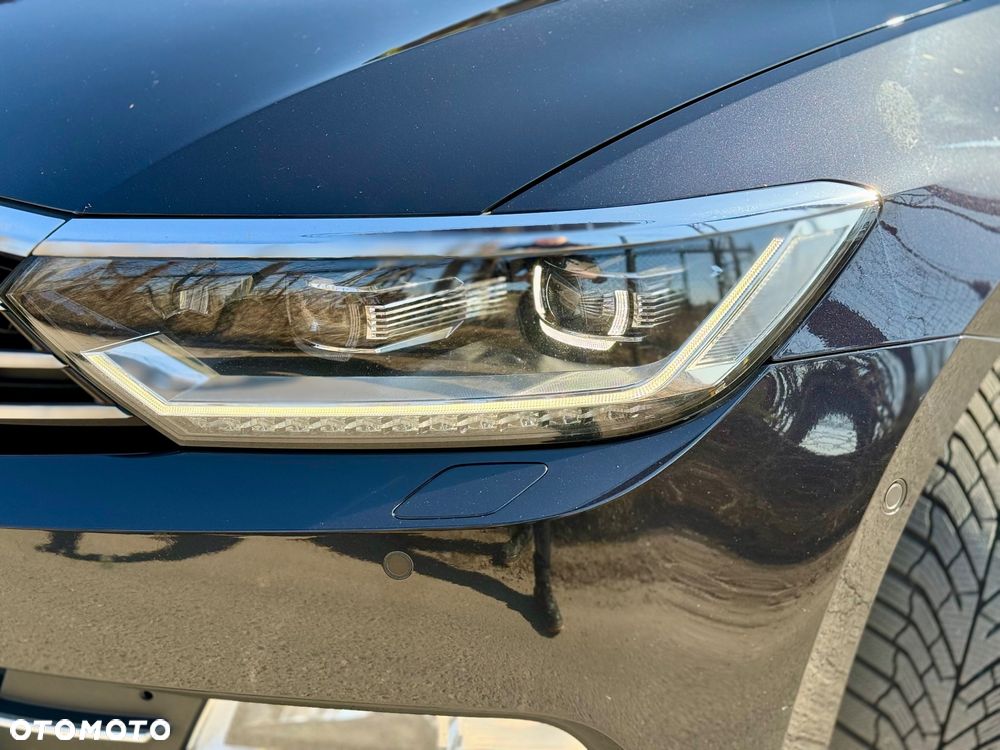 Volkswagen Passat - 4