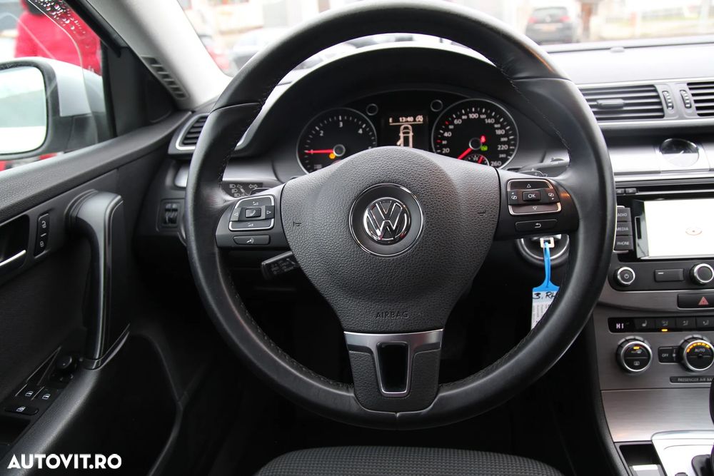Volkswagen Passat - 13