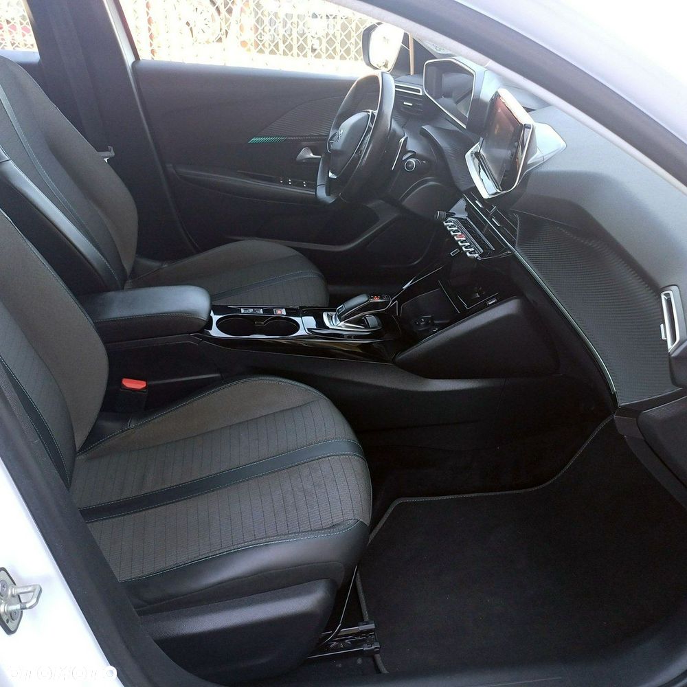 Peugeot 208 - 9