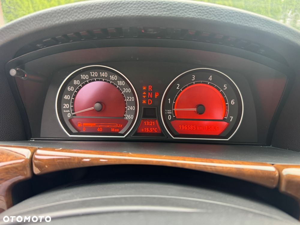 BMW Seria 7 740i - 21