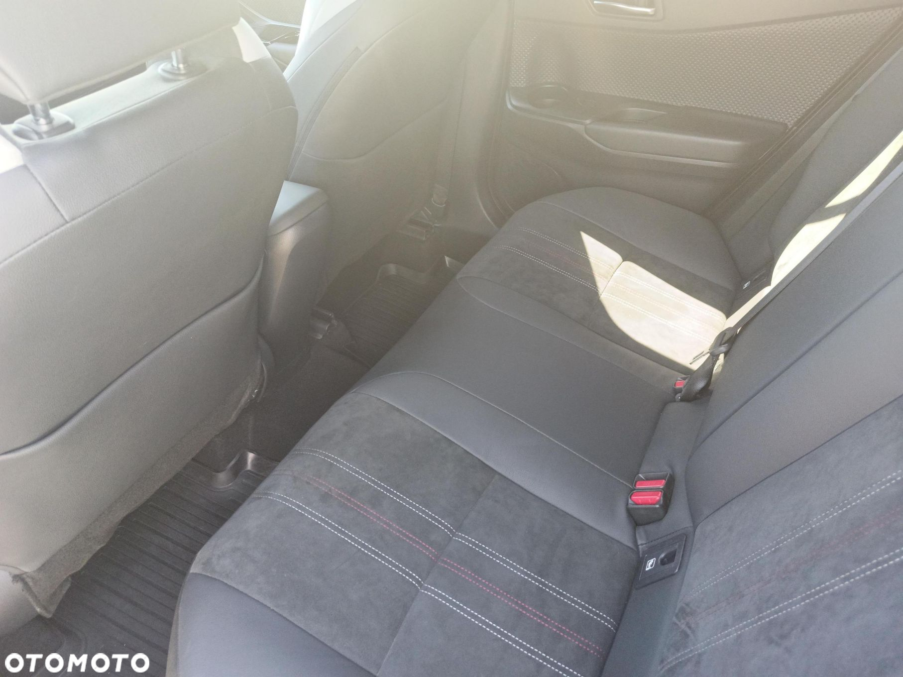 Toyota C-HR - 10