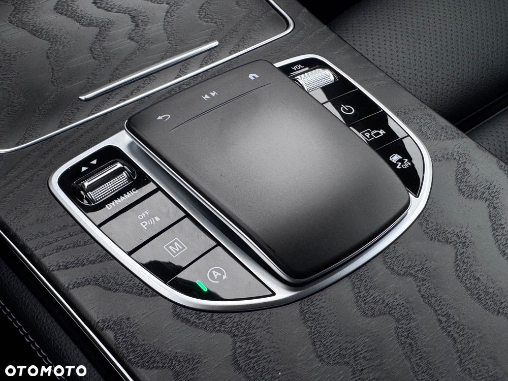 Mercedes-Benz GLC 200 d - 38