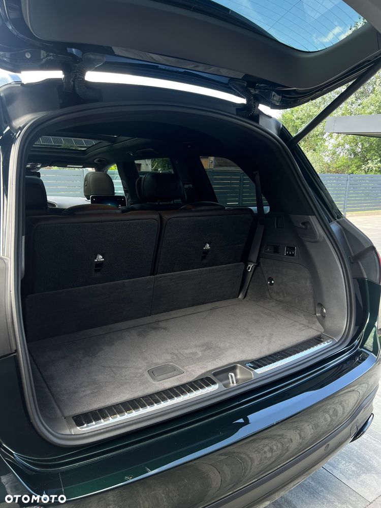 Mercedes-Benz GLS - 12