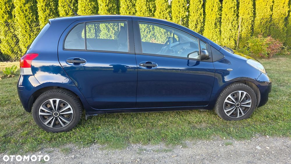 Toyota Yaris - 4