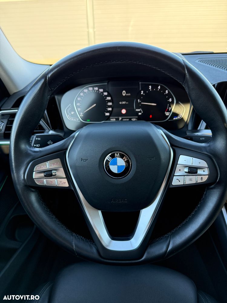 BMW Seria 3 320i GT Aut. Luxury Line - 23