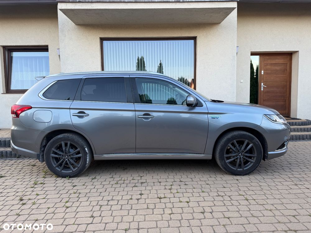 Mitsubishi Outlander Intense + - 4