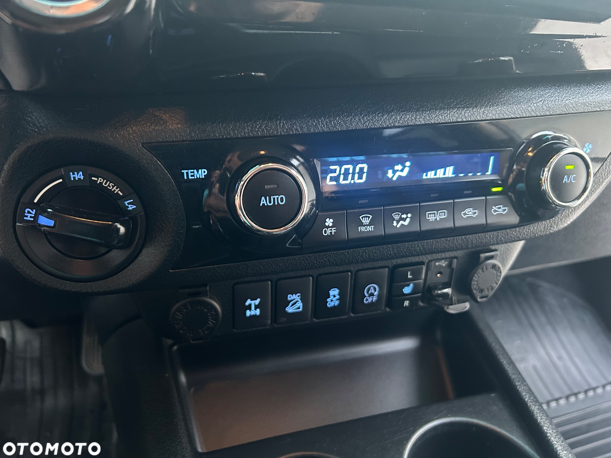 Toyota Hilux - 23