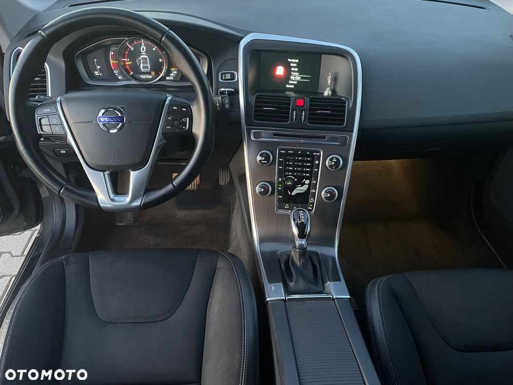 Volvo XC 60 D4 AWD Momentum - 10