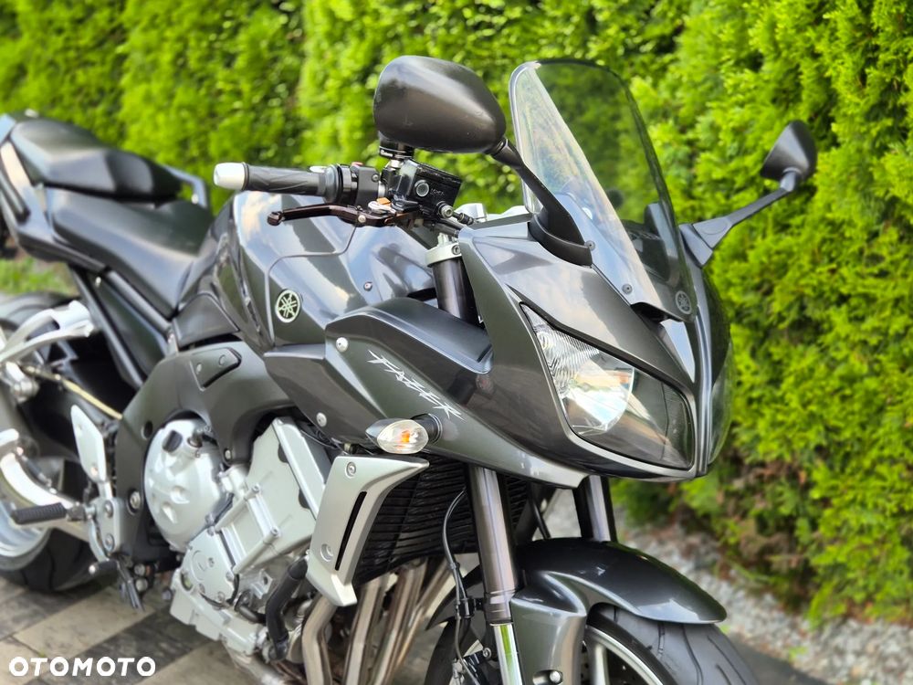 Yamaha FZ - 12