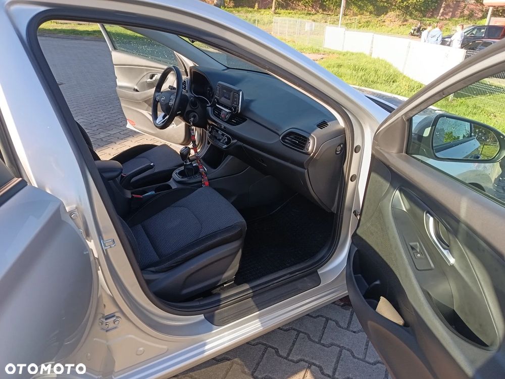 Hyundai i30 1.5 DPI Classic + - 14