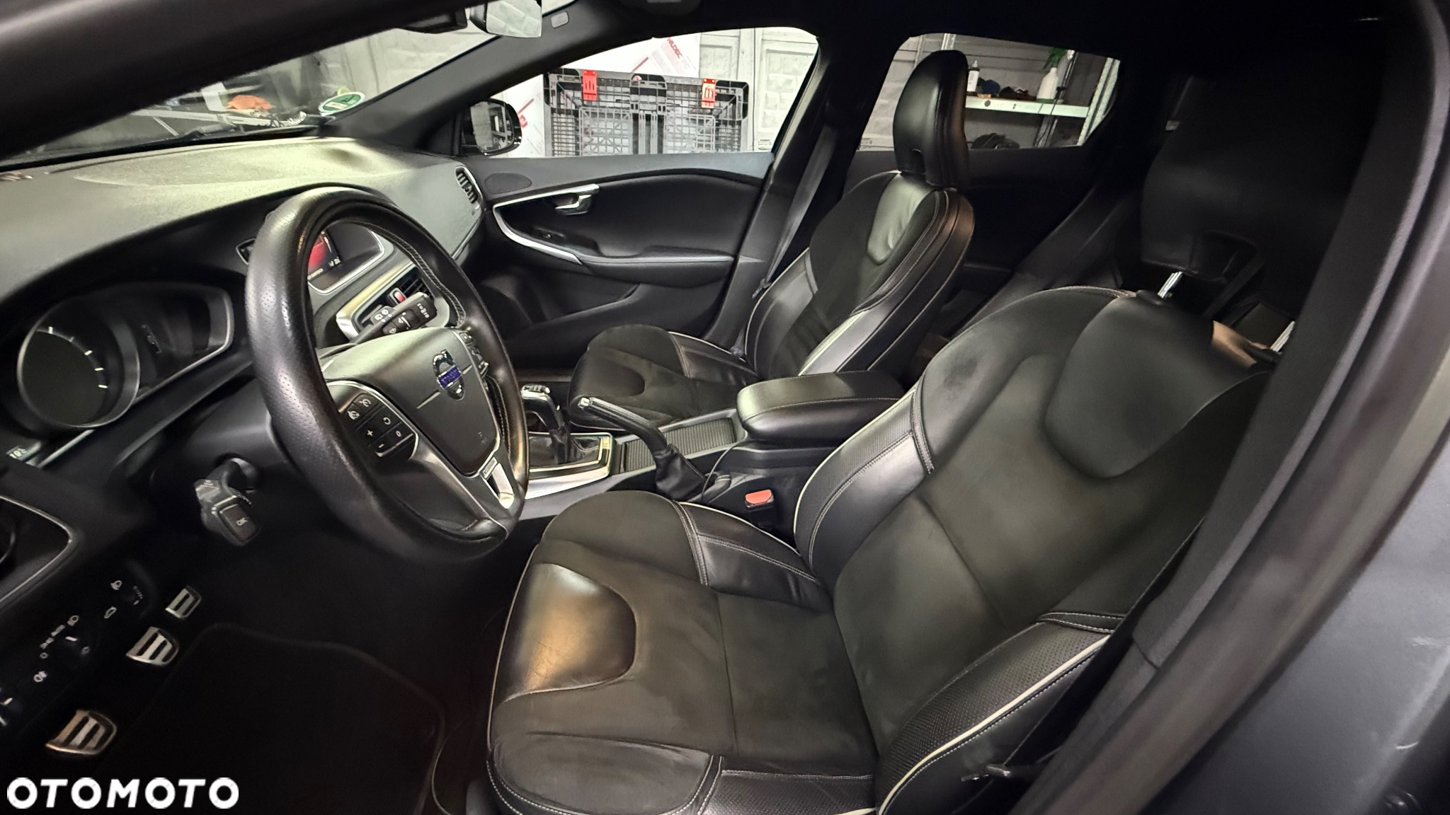 Volvo V40 D4 Drive-E R-Design Kinetic - 17
