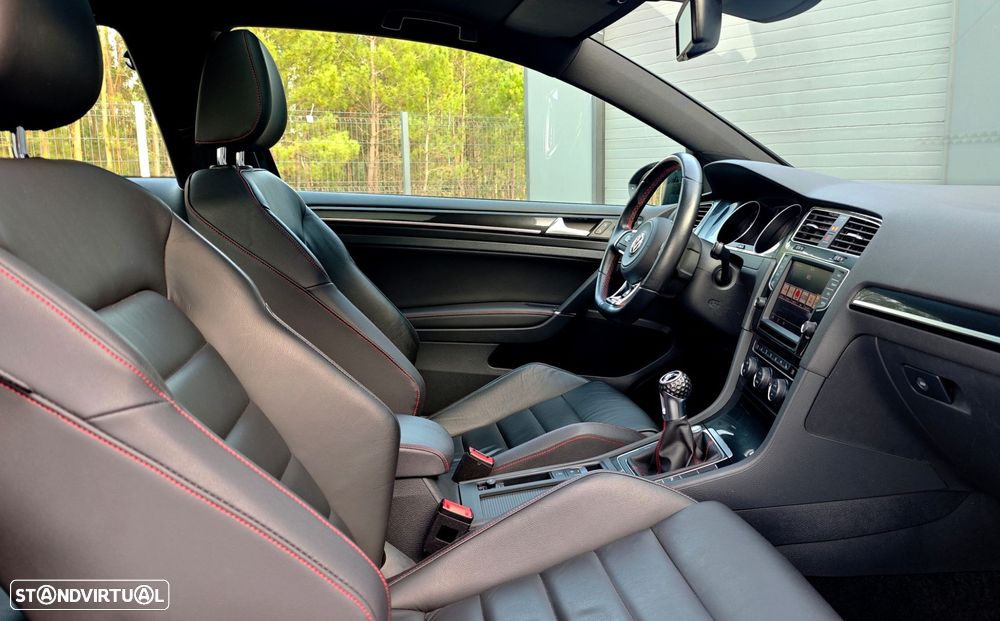 VW Golf 2.0 TSi GTi Performance - 14