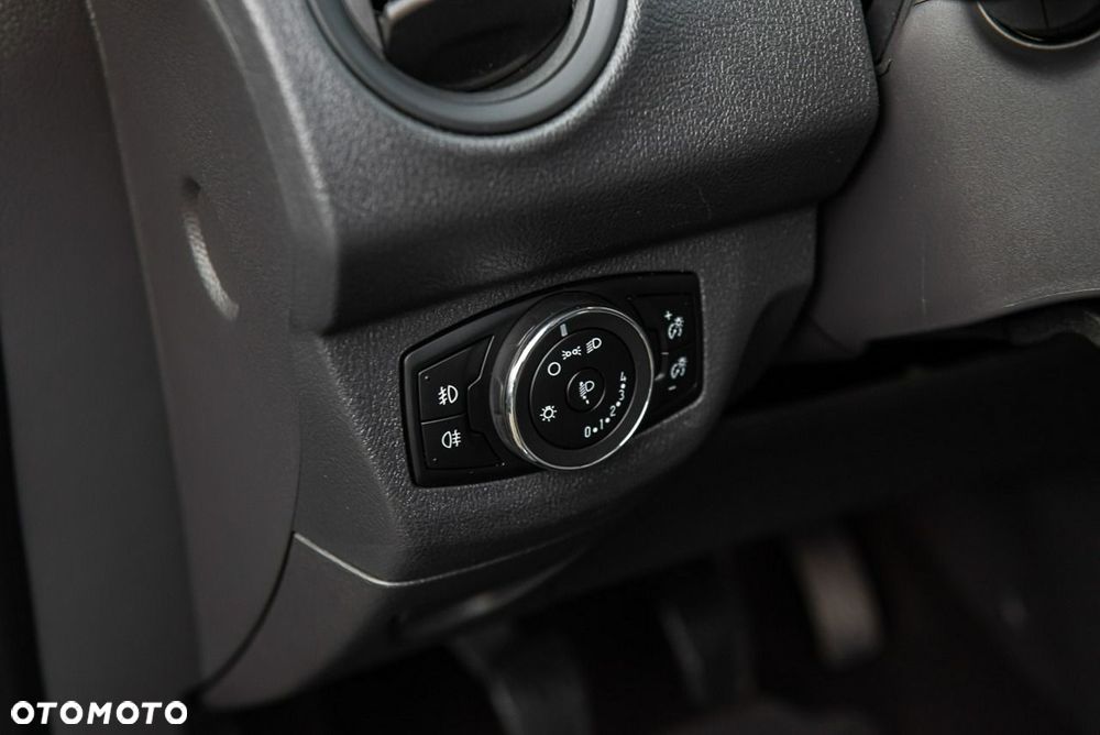 Ford Tourneo Courier - 17