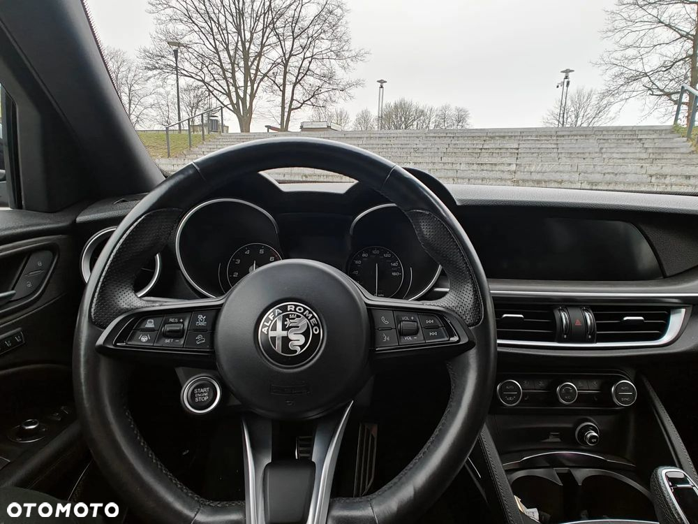 Alfa Romeo Stelvio 2.0 Turbo TI Q4 - 19