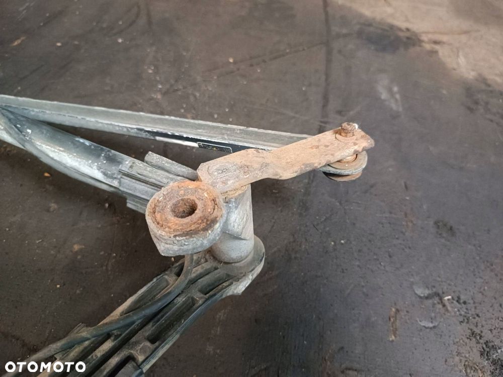 MECHANIZM WYCIERACZEK + SILNICZEK PRZÓD RENAULT PREMIUM - 2