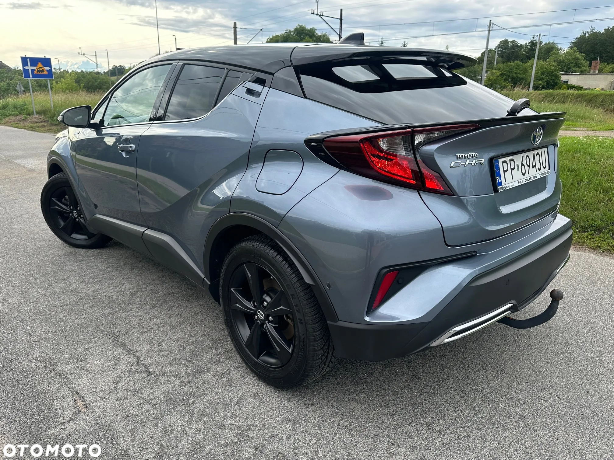Toyota C-HR 2.0 Hybrid Team Deutschland - 12