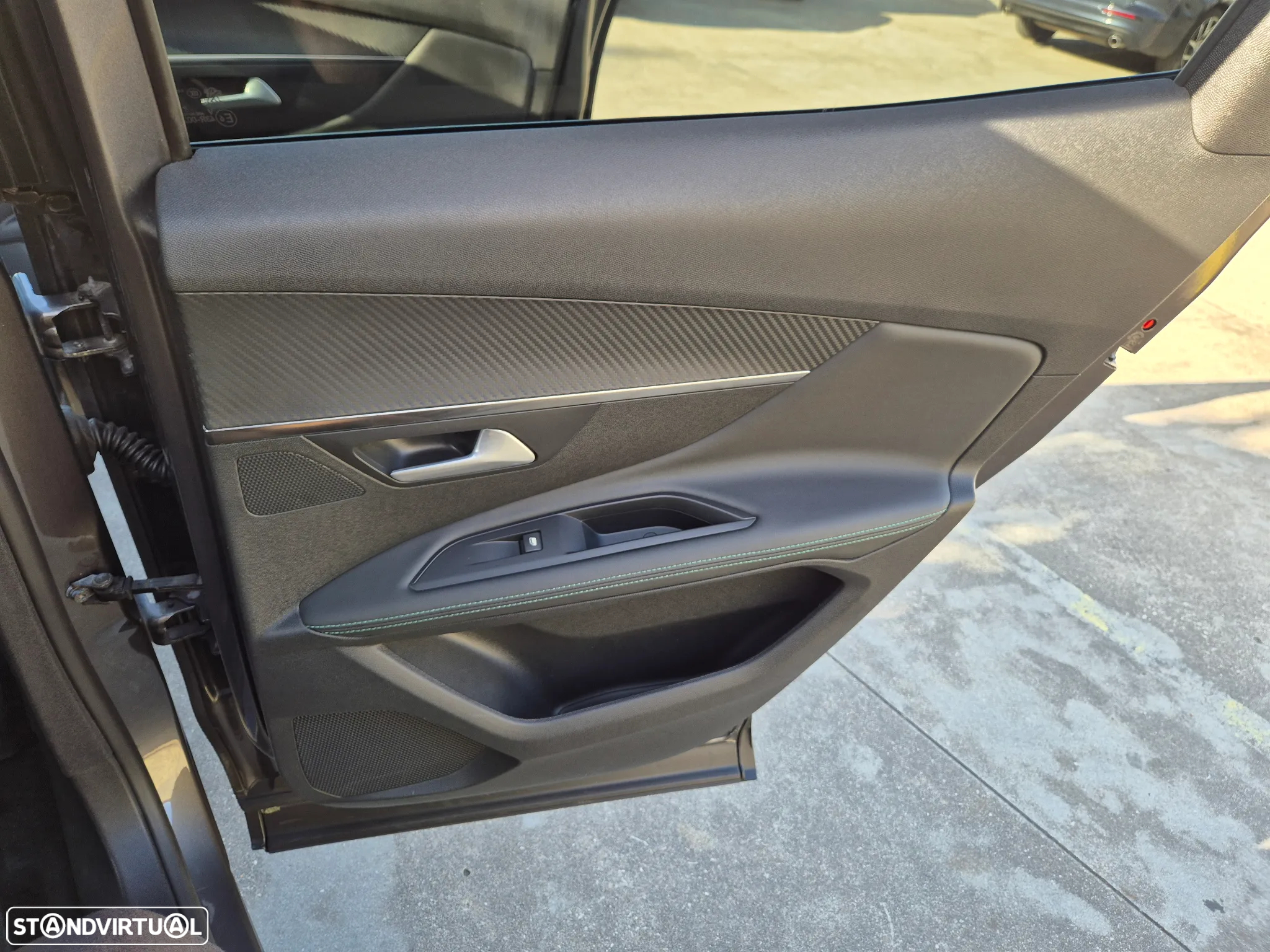 Peugeot 3008 1.6 Hybrid Allure Pack e-EAT8 - 49