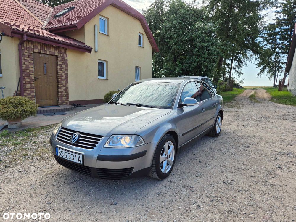 Volkswagen Passat - 1