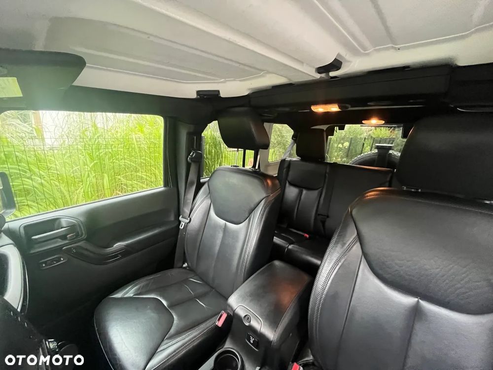 Jeep Wrangler 3.6 Unlim Sahara - 12