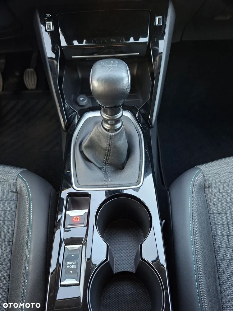 Peugeot 208 Benzin 100 Allure - 38