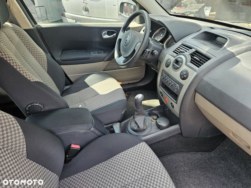 Renault Megane 1.6 16V Alize - 5
