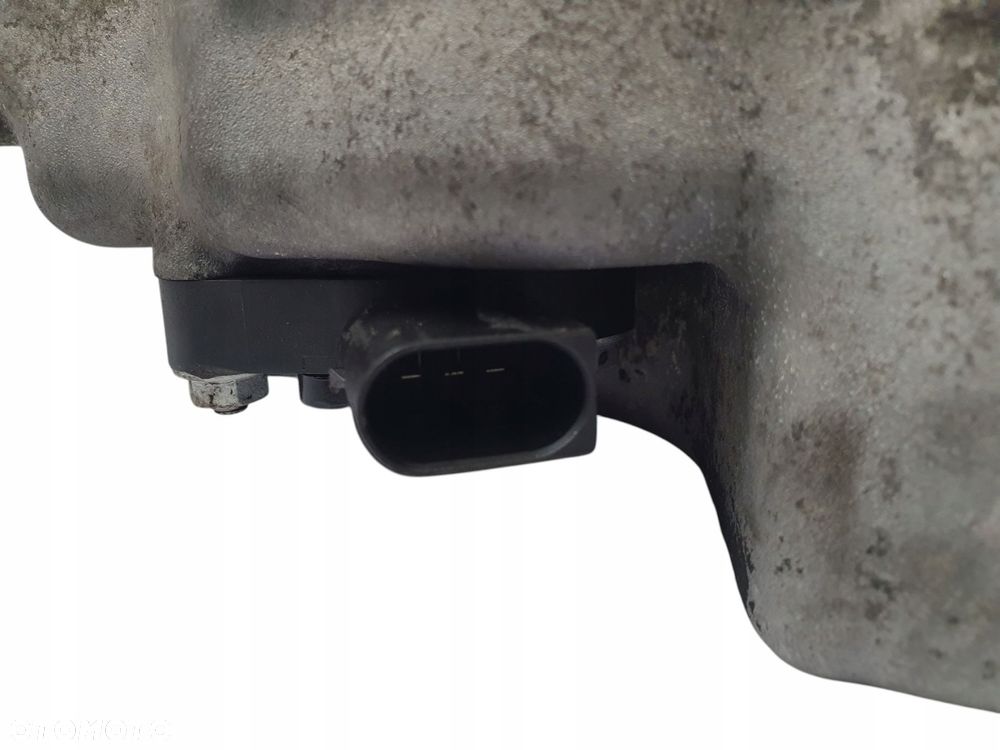 MISKA OLEJU SILNIKA BMW E81 E60 E84 E90 2.0 D 7797969 - 7