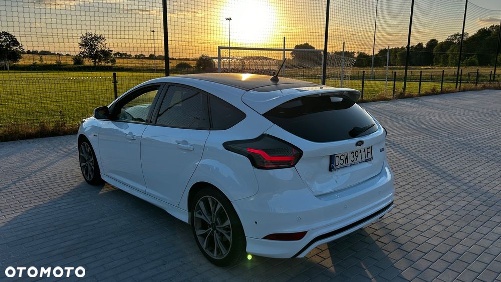 Ford Focus 1.5 EcoBoost ST-Line - 9
