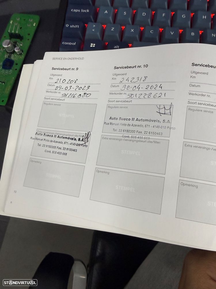 Volvo V60 2.4 D6 R-Design Sum.AWD Phev - 31