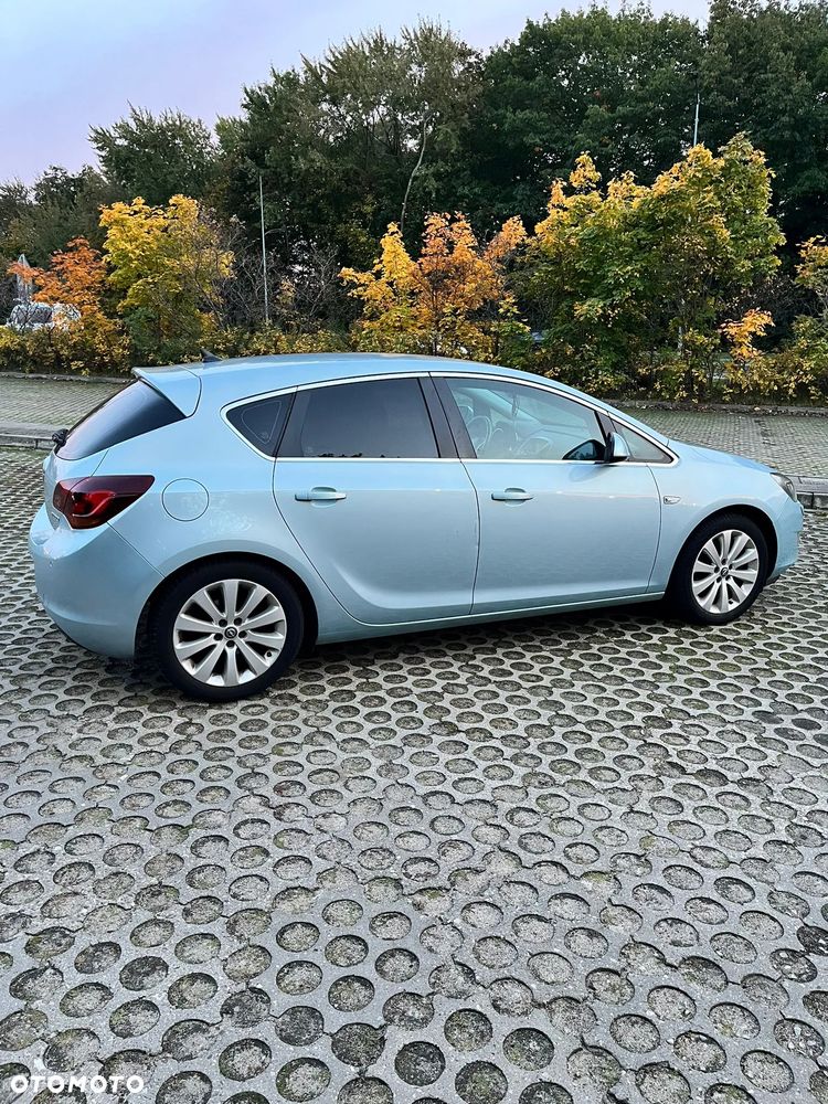 Opel Astra IV 1.4 T Cosmo - 3