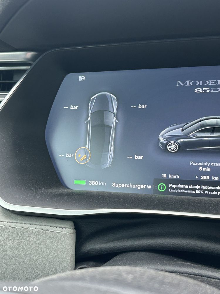 Tesla Model S 85 D - 26