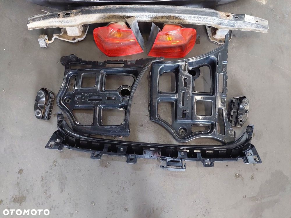 KOMPLETNY TYŁ BMW E90 320d A22/7  KLAPA BAGAŻNIKA ZDERZAK TYŁ LAMPY - 15